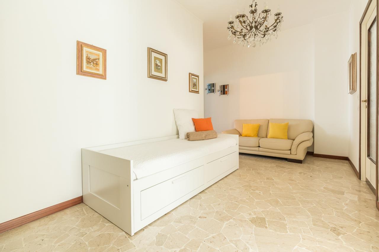 Alessia'S Flat- Sondrio M3 Apartment Milan Exterior photo